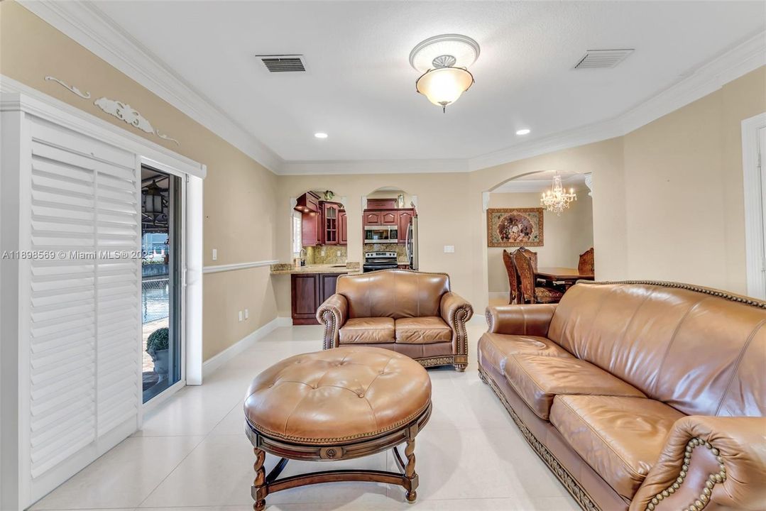 For Sale: $689,000 (4 beds, 2 baths, 1840 Square Feet)