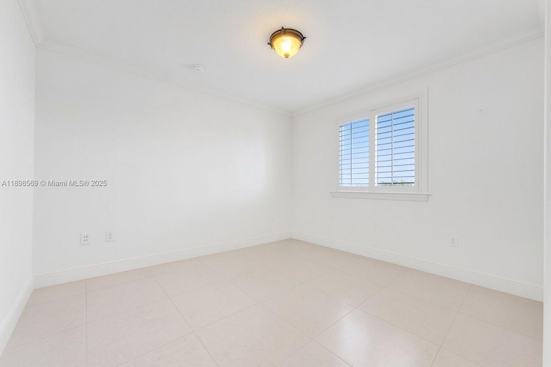 For Sale: $689,000 (4 beds, 2 baths, 1840 Square Feet)