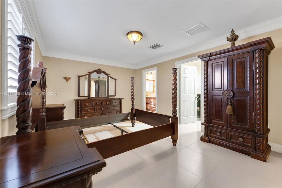 For Sale: $689,000 (4 beds, 2 baths, 1840 Square Feet)