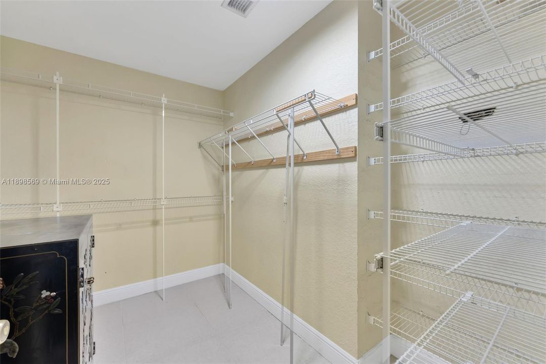 For Sale: $689,000 (4 beds, 2 baths, 1840 Square Feet)