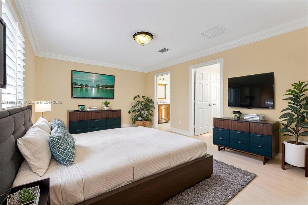 For Sale: $689,000 (4 beds, 2 baths, 1840 Square Feet)