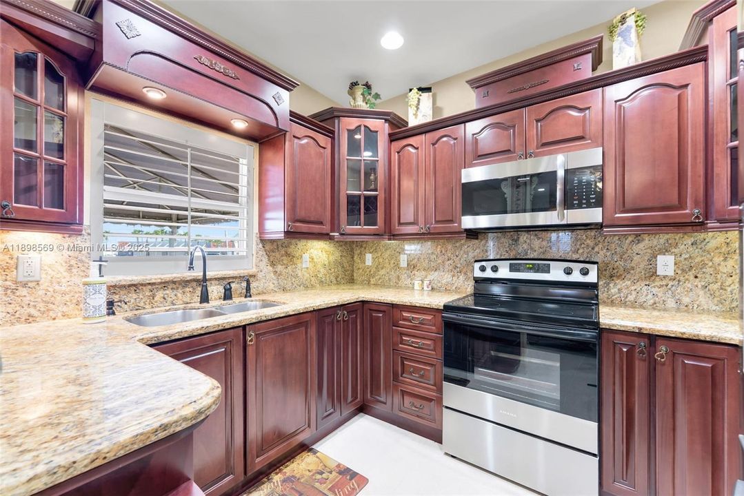 For Sale: $689,000 (4 beds, 2 baths, 1840 Square Feet)