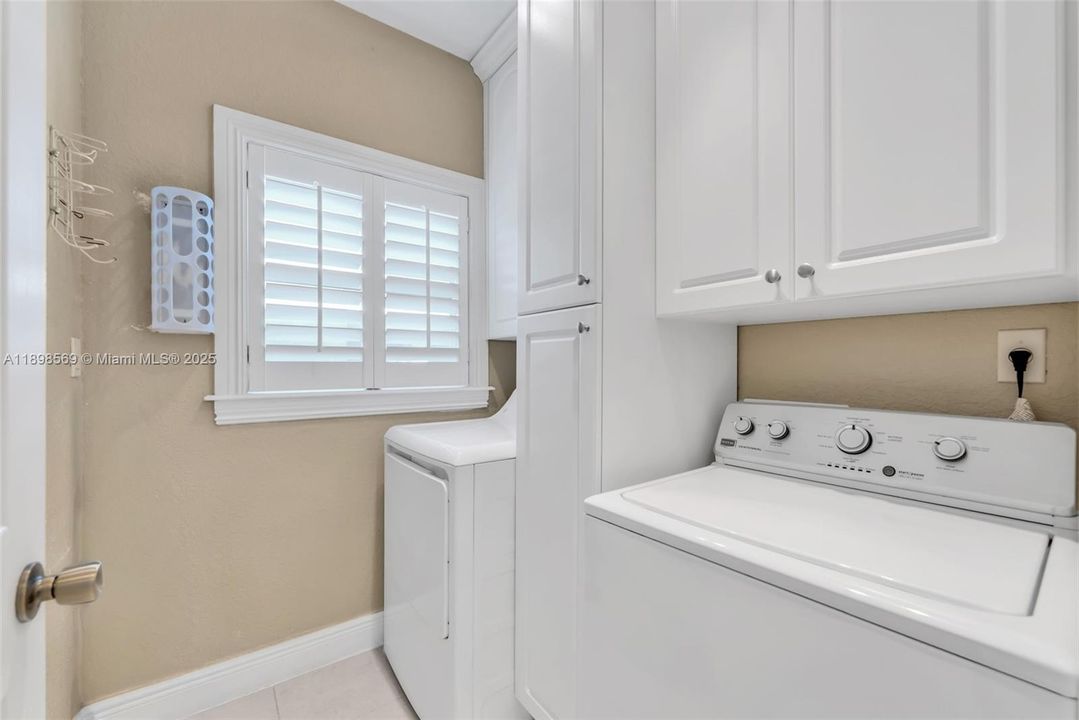 For Sale: $689,000 (4 beds, 2 baths, 1840 Square Feet)