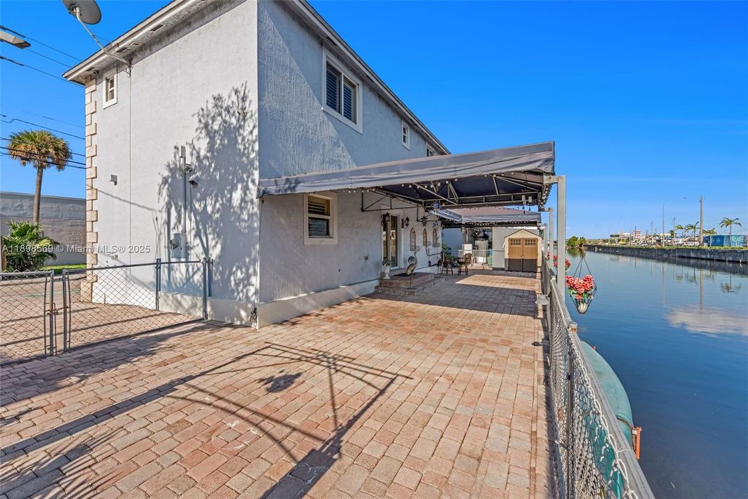 For Sale: $689,000 (4 beds, 2 baths, 1840 Square Feet)