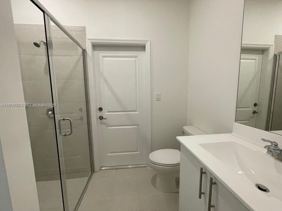 En Renta: $4,300 (4 camas, 3 baños, 2439 Pies cuadrados)