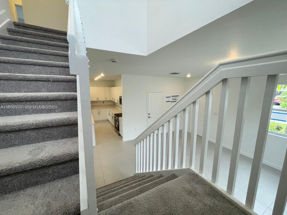 En Renta: $4,300 (4 camas, 3 baños, 2439 Pies cuadrados)