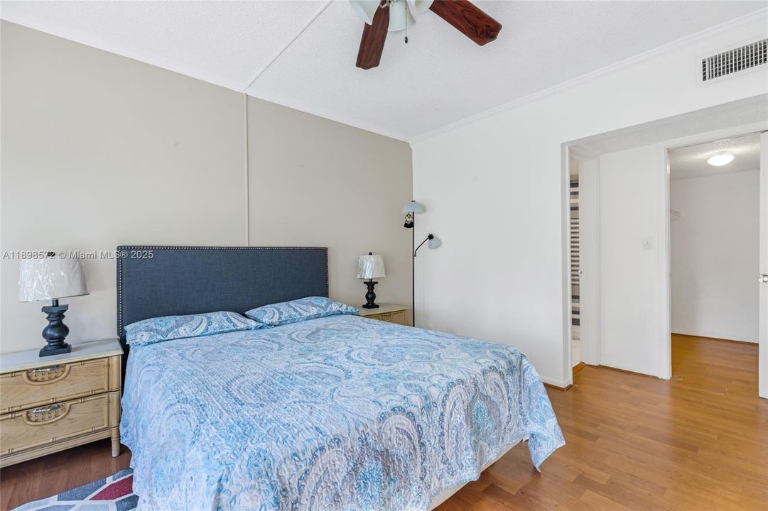 For Rent: $1,800 (1 beds, 1 baths, 680 Square Feet)