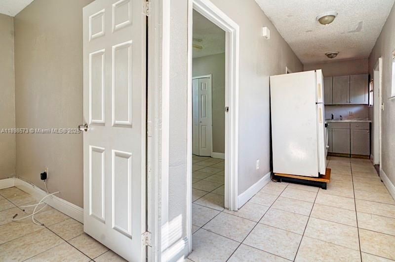 For Rent: $1,600 (2 beds, 1 baths, 2446 Square Feet)