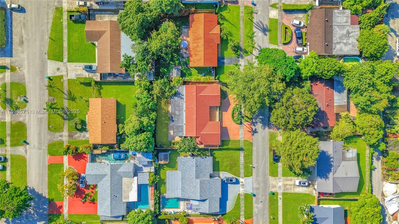 待售: $785,000 (4 贝兹, 2 浴室, 1729 平方英尺)