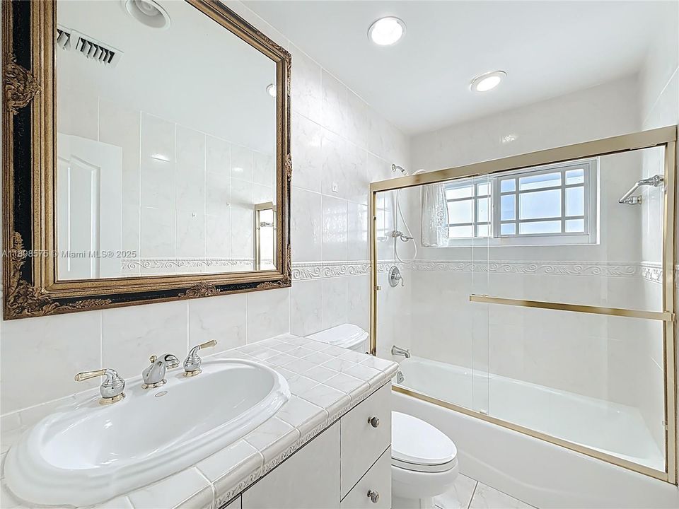 待售: $785,000 (4 贝兹, 2 浴室, 1729 平方英尺)