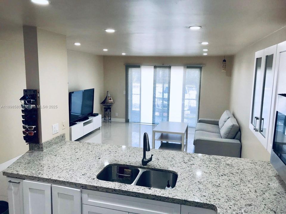 Activo con contrato: $189,000 (1 camas, 1 baños, 841 Pies cuadrados)
