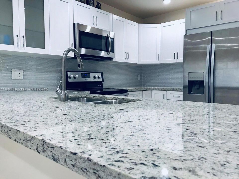 Activo con contrato: $189,000 (1 camas, 1 baños, 841 Pies cuadrados)