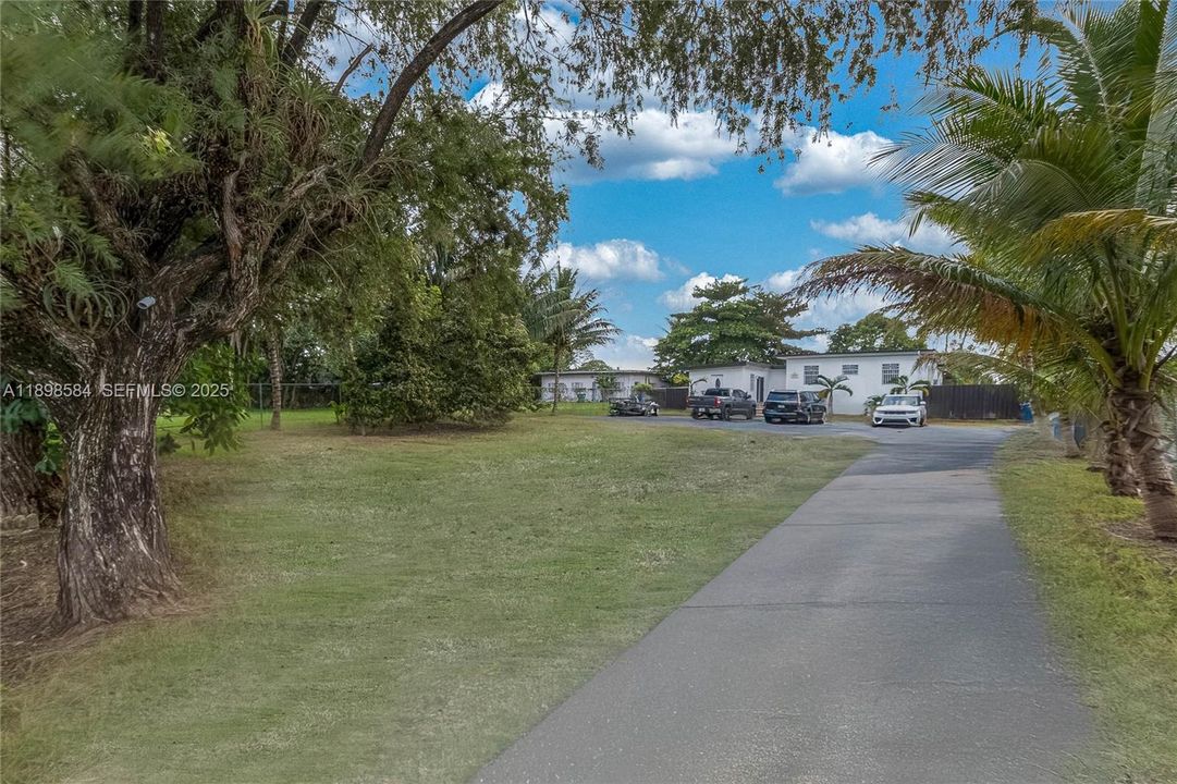 For Sale: $745,000 (5 beds, 2 baths, 2006 Square Feet)