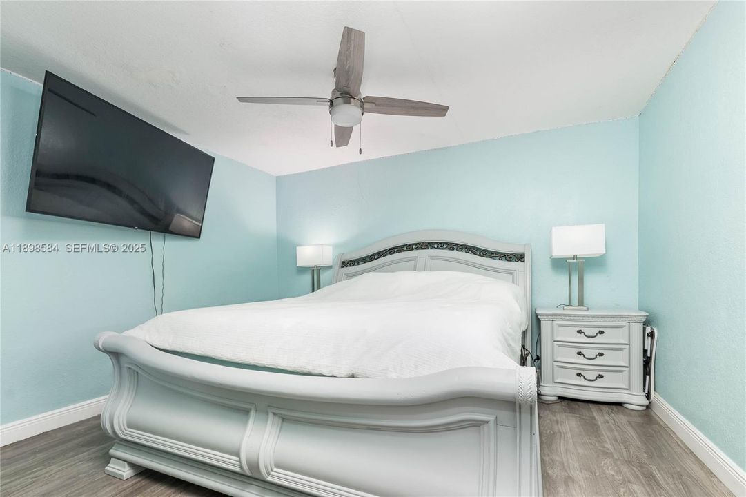 For Sale: $745,000 (5 beds, 2 baths, 2006 Square Feet)