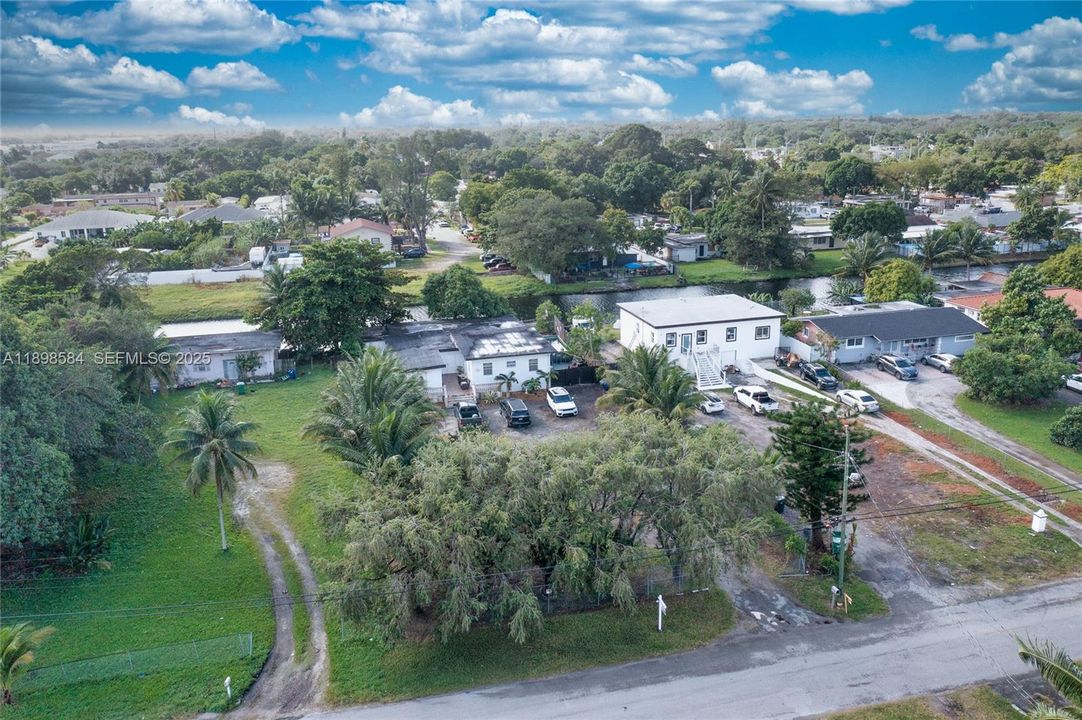 For Sale: $745,000 (5 beds, 2 baths, 2006 Square Feet)