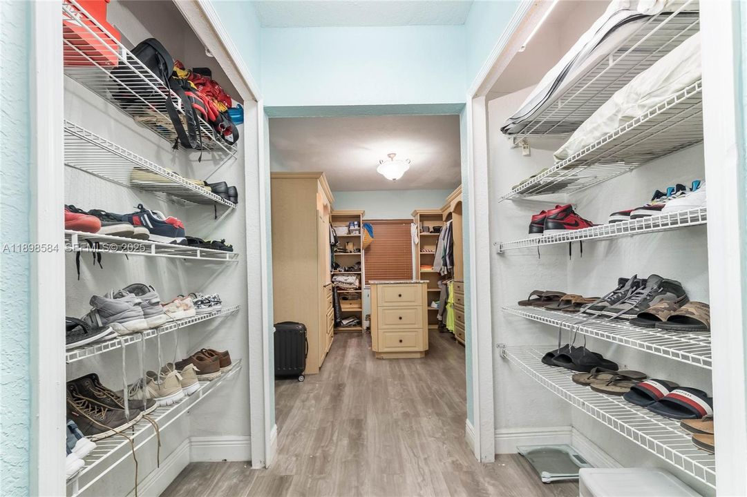 For Sale: $745,000 (5 beds, 2 baths, 2006 Square Feet)