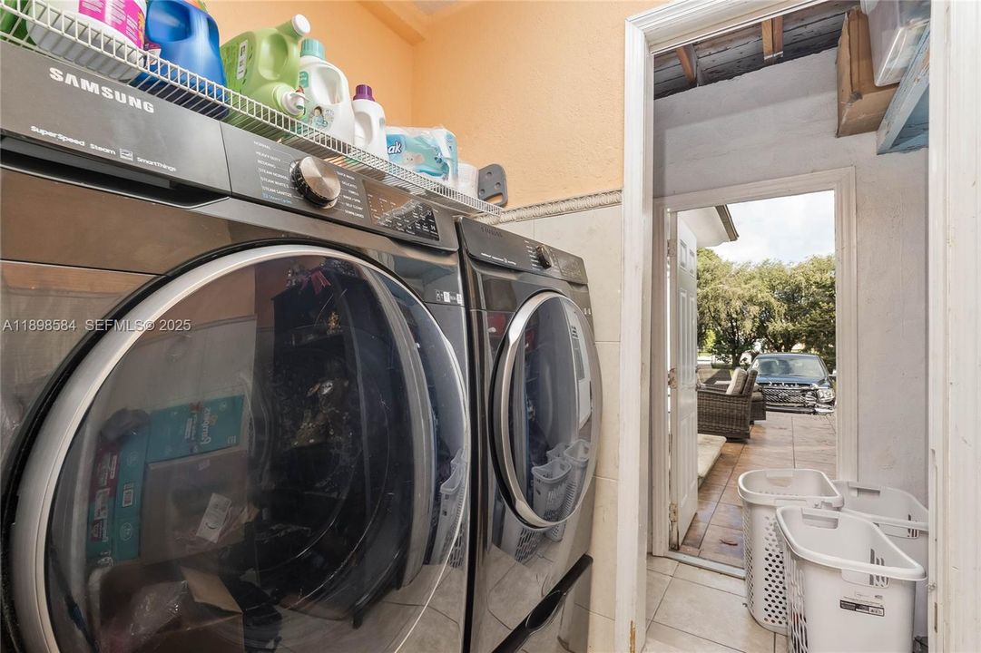 For Sale: $745,000 (5 beds, 2 baths, 2006 Square Feet)