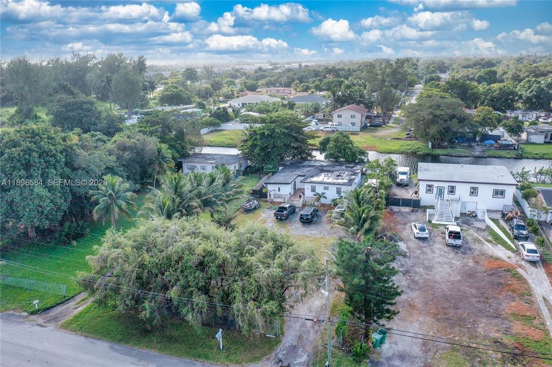 For Sale: $745,000 (5 beds, 2 baths, 2006 Square Feet)