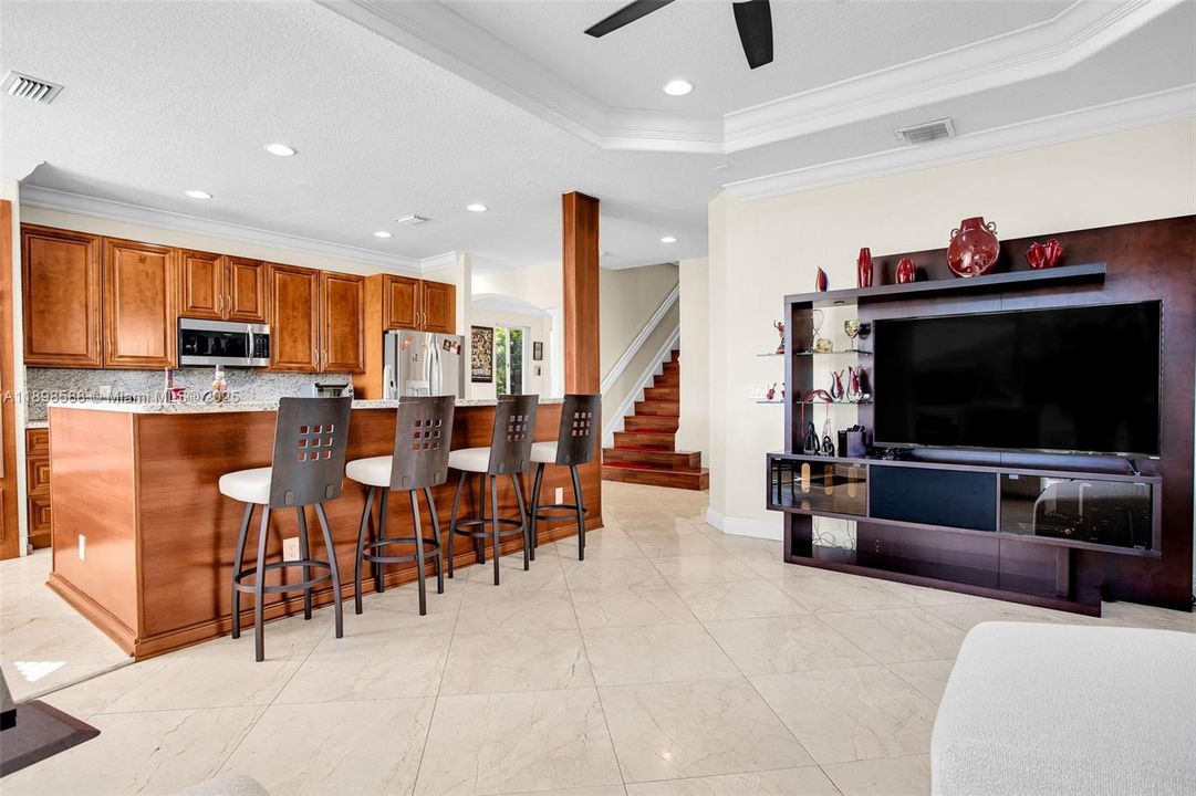 待售: $950,000 (5 贝兹, 3 浴室, 2894 平方英尺)