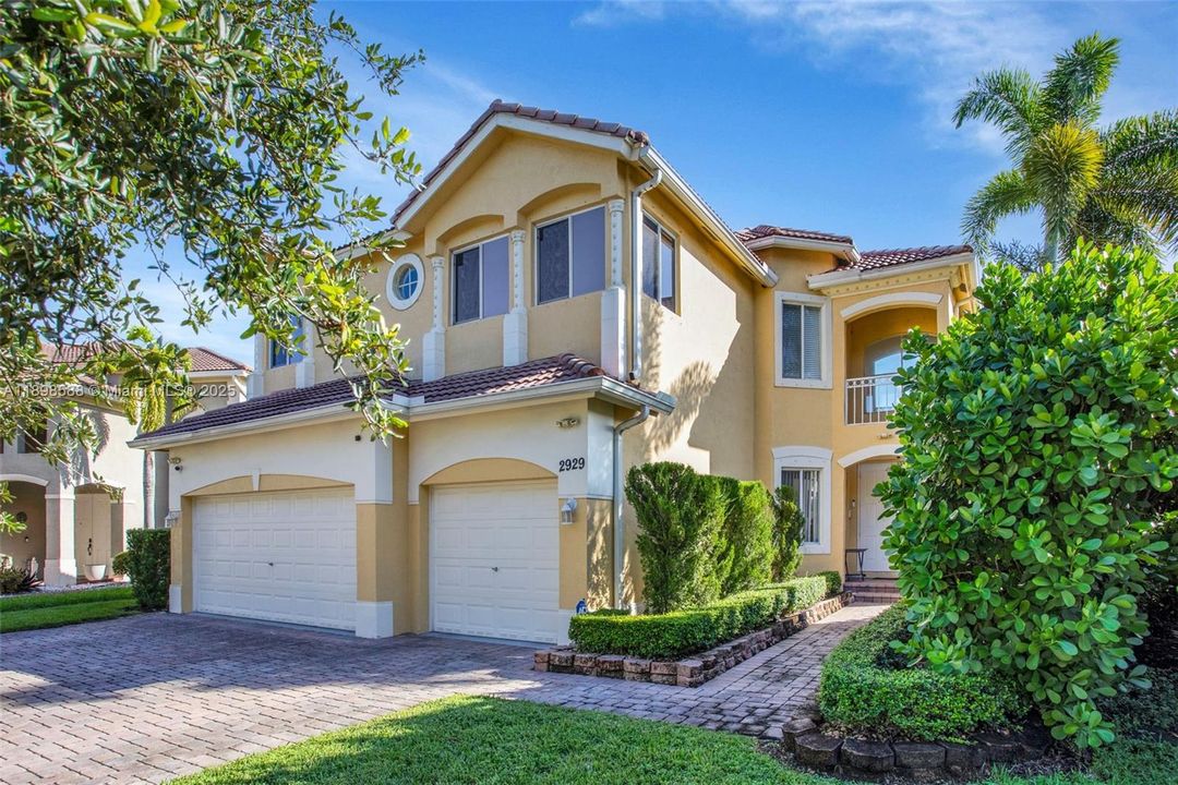 待售: $950,000 (5 贝兹, 3 浴室, 2894 平方英尺)