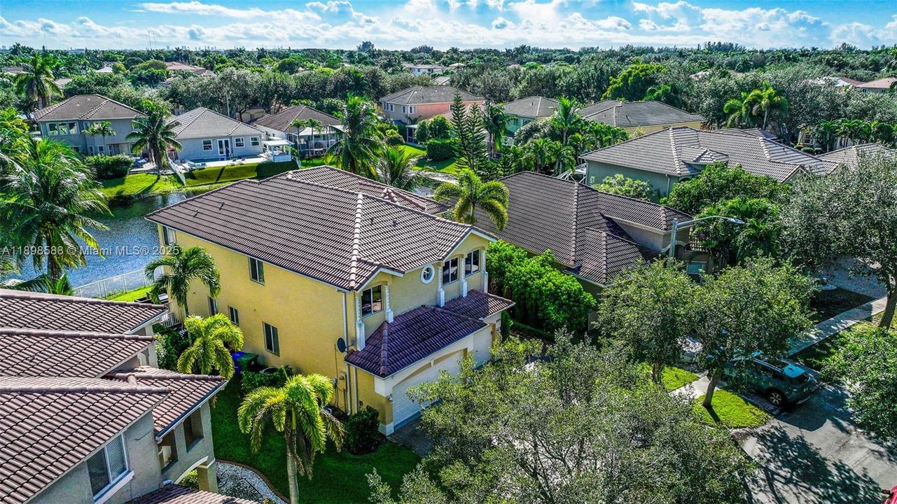 待售: $950,000 (5 贝兹, 3 浴室, 2894 平方英尺)