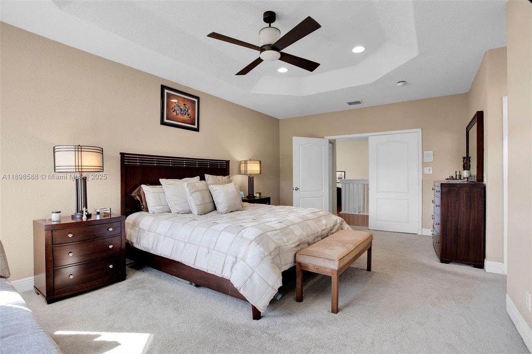 待售: $950,000 (5 贝兹, 3 浴室, 2894 平方英尺)