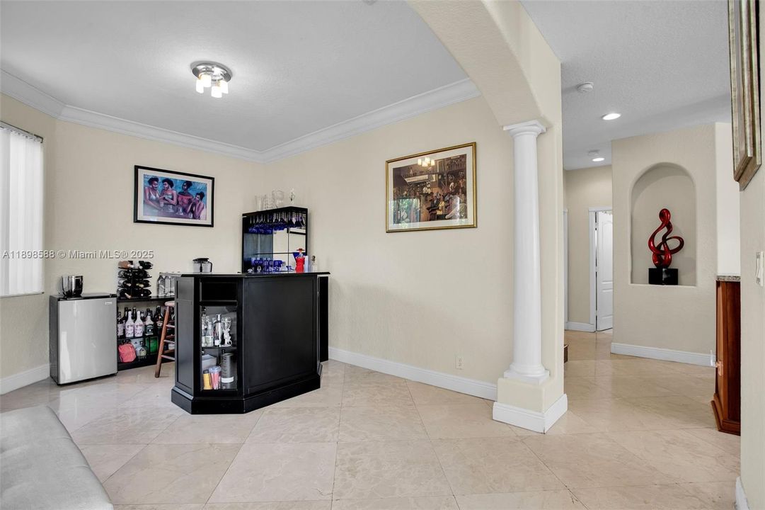 待售: $950,000 (5 贝兹, 3 浴室, 2894 平方英尺)