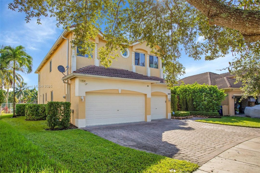 待售: $950,000 (5 贝兹, 3 浴室, 2894 平方英尺)