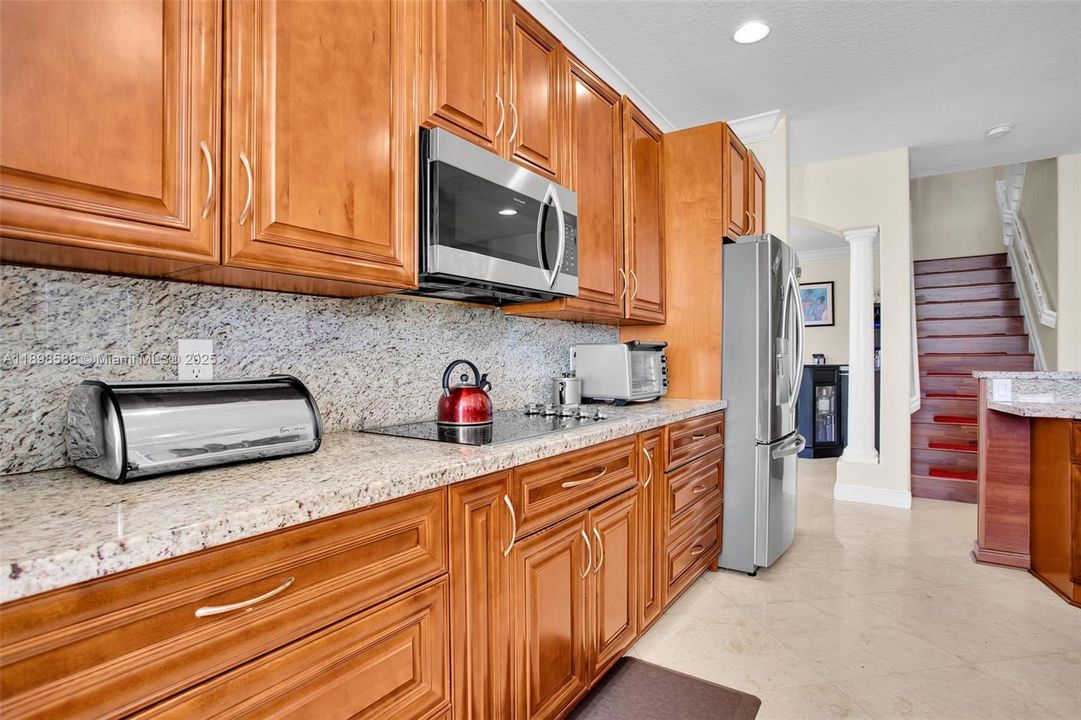 待售: $950,000 (5 贝兹, 3 浴室, 2894 平方英尺)