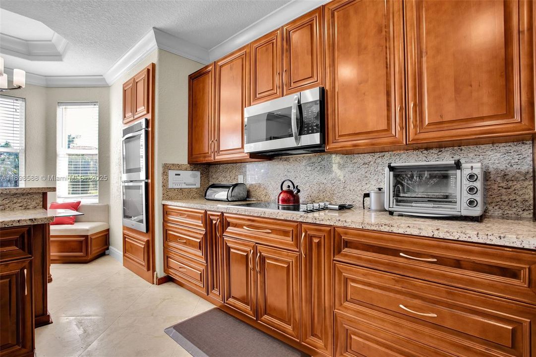 待售: $950,000 (5 贝兹, 3 浴室, 2894 平方英尺)