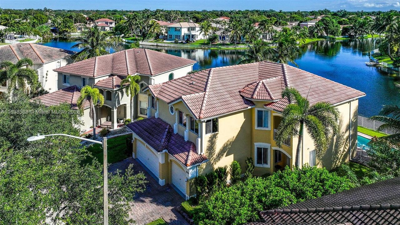 待售: $950,000 (5 贝兹, 3 浴室, 2894 平方英尺)