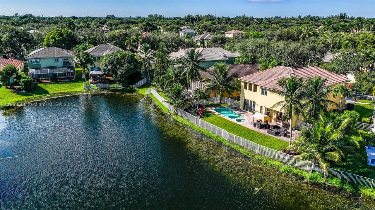 待售: $950,000 (5 贝兹, 3 浴室, 2894 平方英尺)