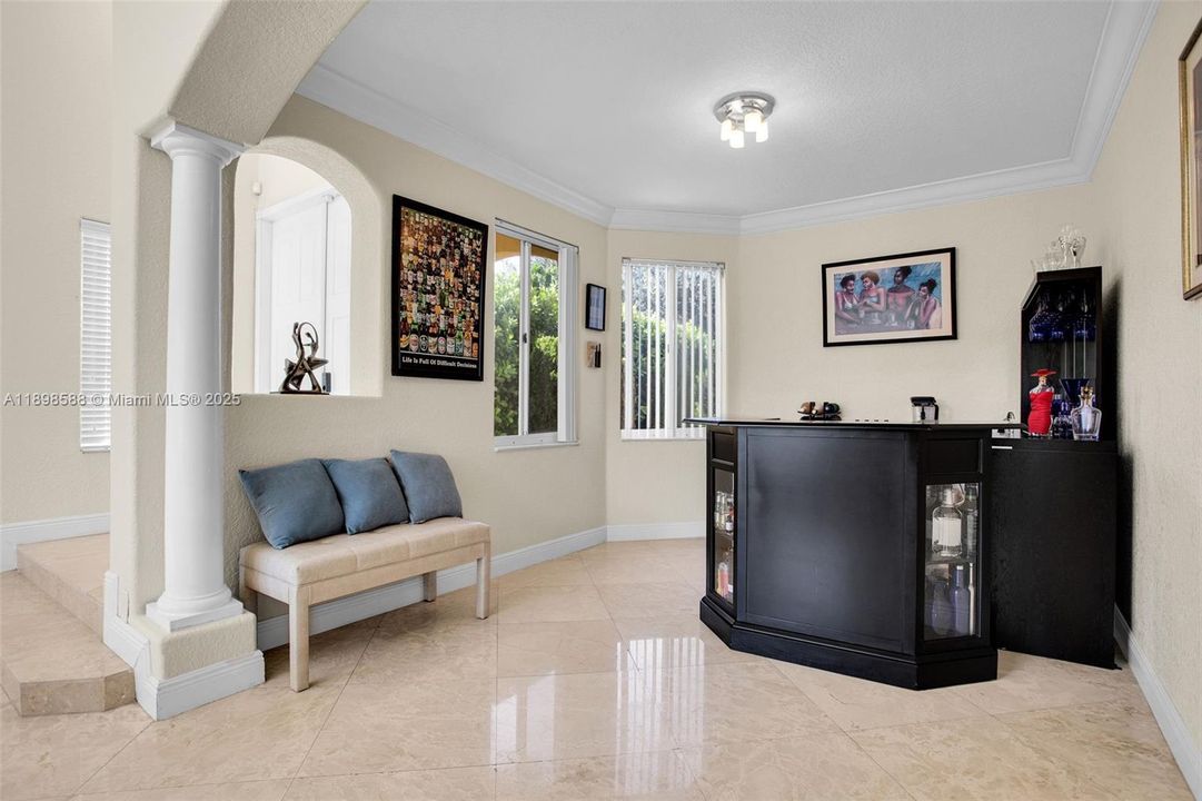 待售: $950,000 (5 贝兹, 3 浴室, 2894 平方英尺)