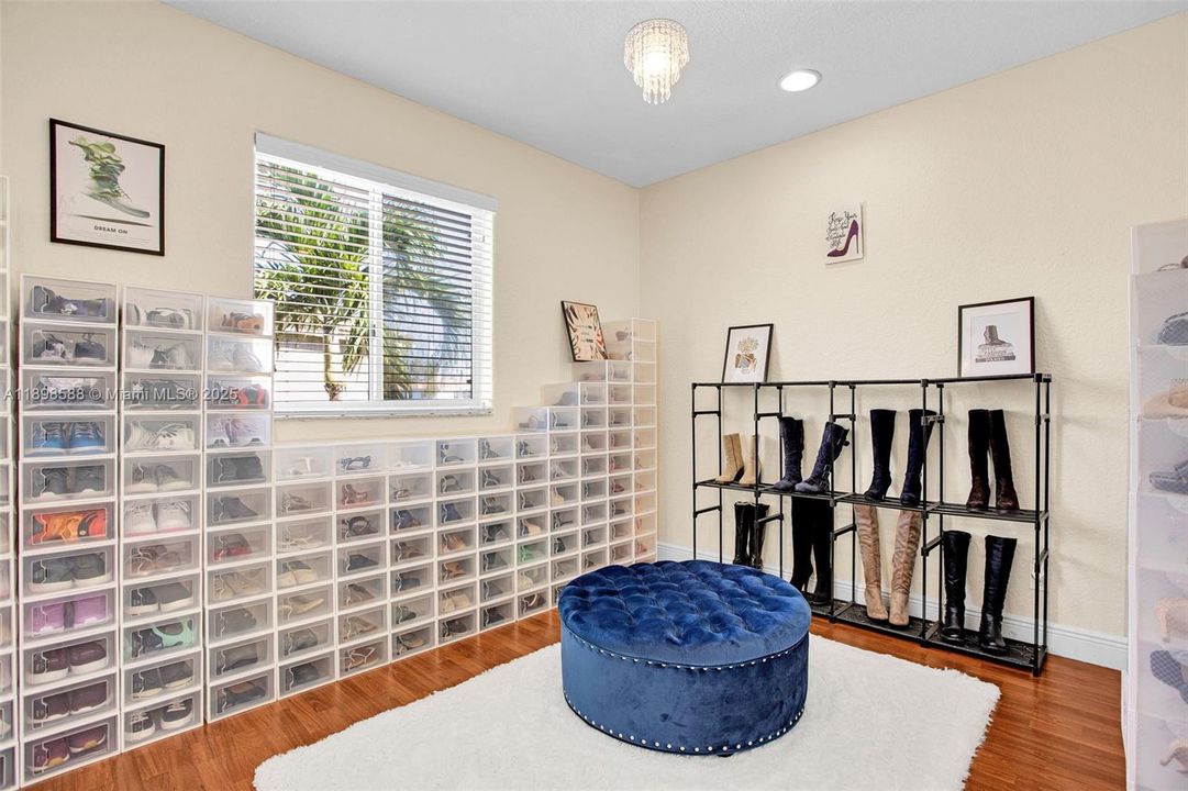 待售: $950,000 (5 贝兹, 3 浴室, 2894 平方英尺)