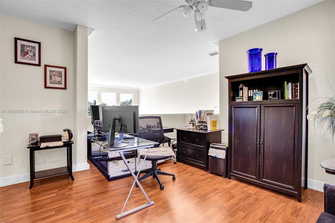 待售: $950,000 (5 贝兹, 3 浴室, 2894 平方英尺)