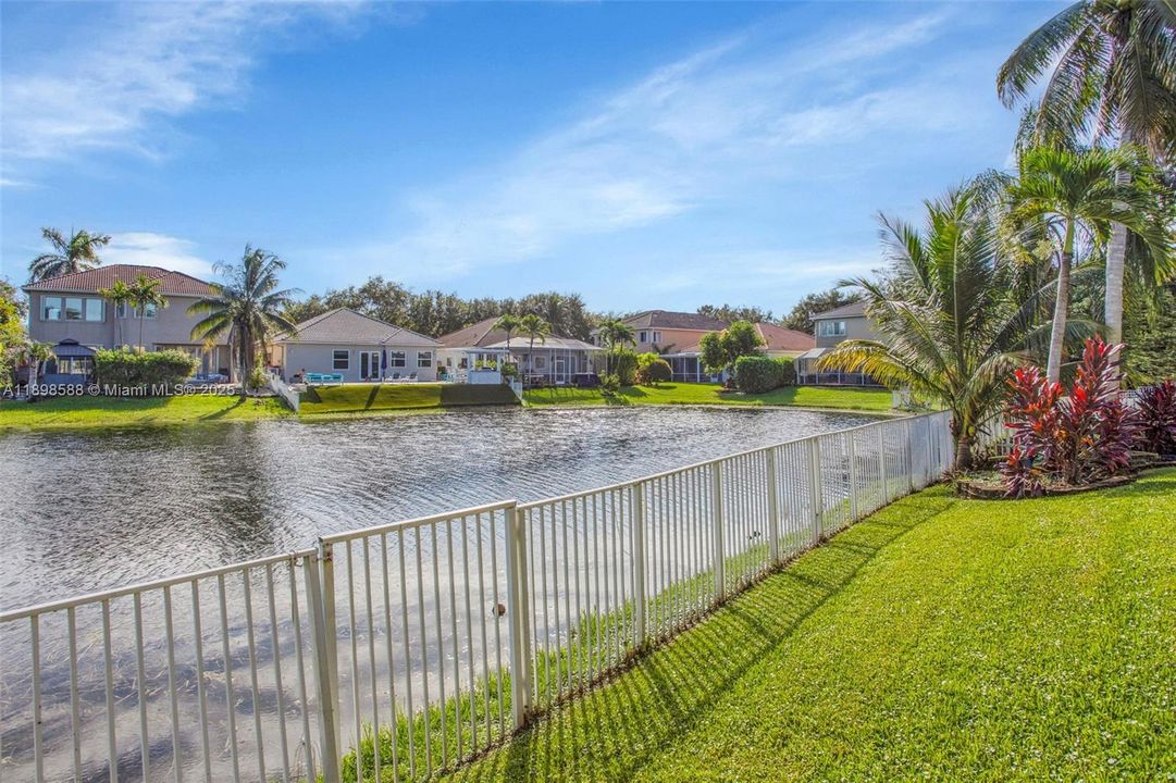 待售: $950,000 (5 贝兹, 3 浴室, 2894 平方英尺)