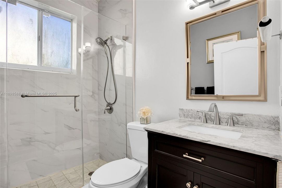 待售: $950,000 (5 贝兹, 3 浴室, 2894 平方英尺)