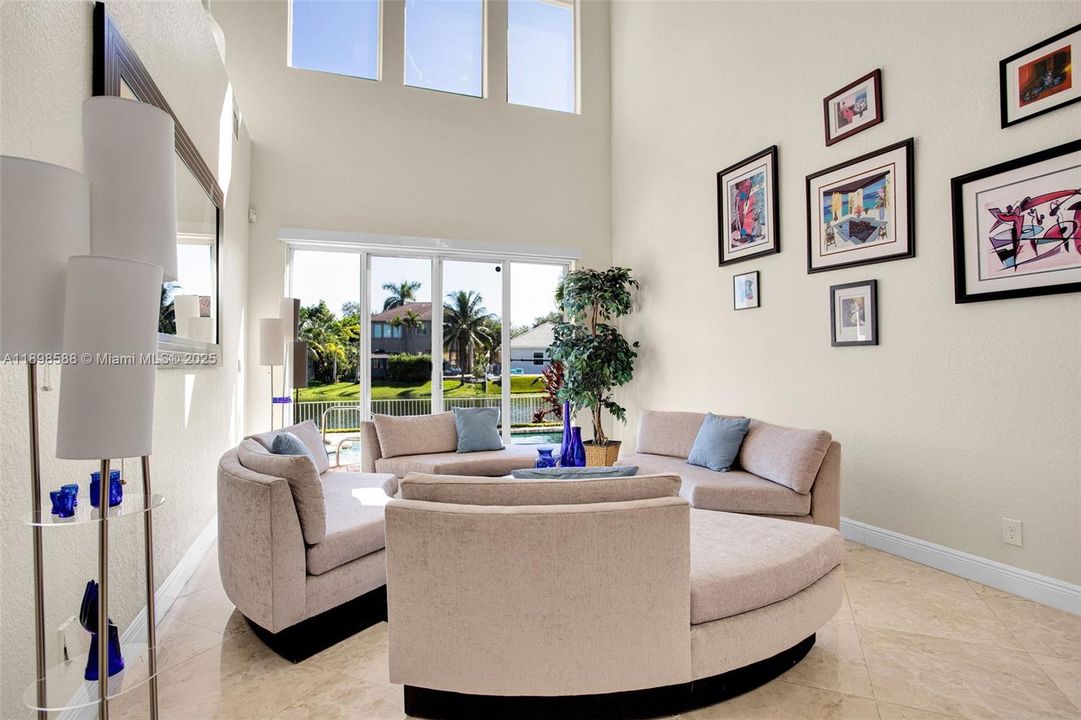 待售: $950,000 (5 贝兹, 3 浴室, 2894 平方英尺)