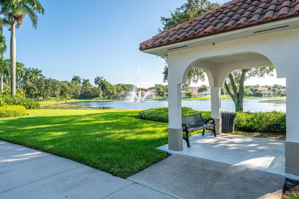 En Venta: $640,000 (3 camas, 2 baños, 1356 Pies cuadrados)