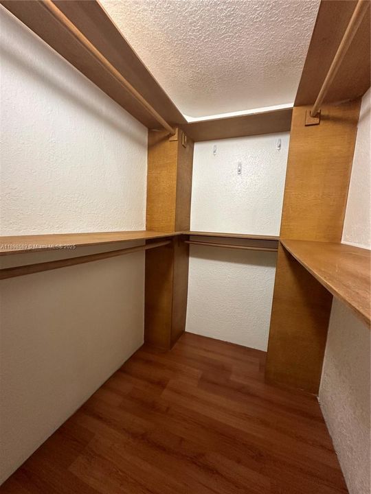 En Venta: $640,000 (3 camas, 2 baños, 1356 Pies cuadrados)