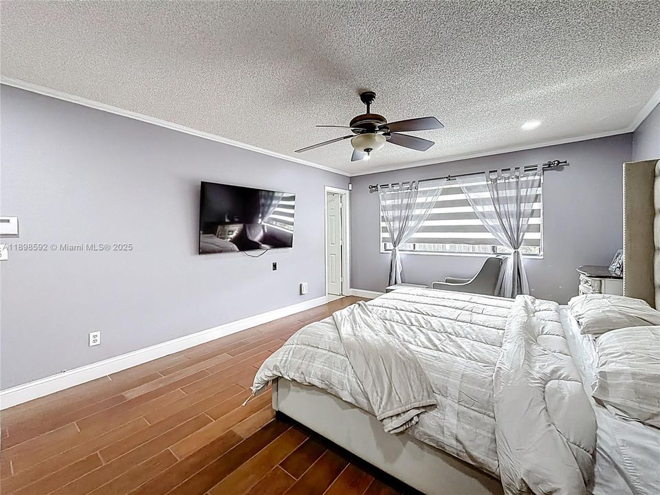 В аренду: $4,250 (3 спален, 2 ванн, 2004 Квадратных фут)