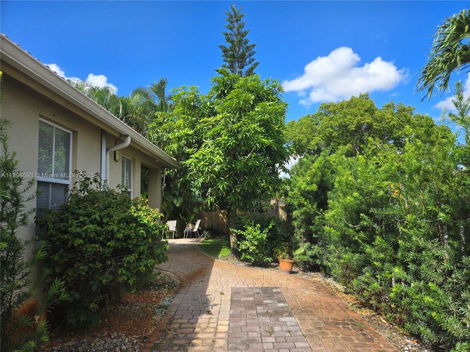 For Sale: $930,000 (4 beds, 3 baths, 2144 Square Feet)