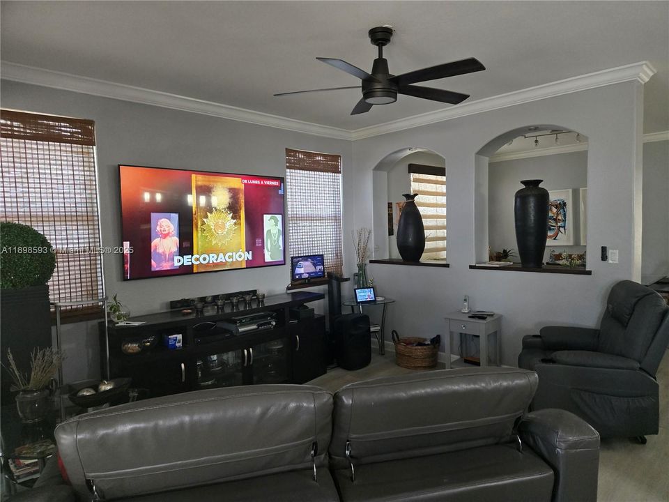 For Sale: $930,000 (4 beds, 3 baths, 2144 Square Feet)