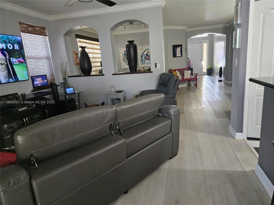 For Sale: $930,000 (4 beds, 3 baths, 2144 Square Feet)