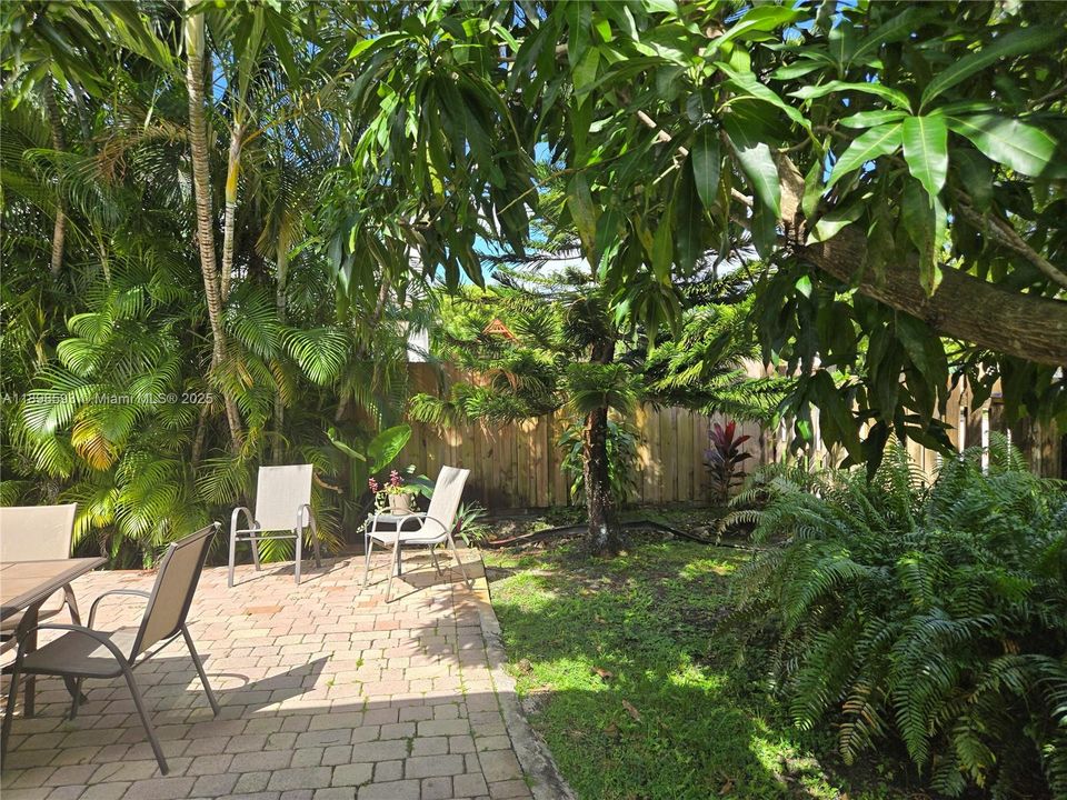 For Sale: $930,000 (4 beds, 3 baths, 2144 Square Feet)