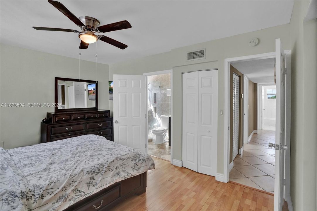 En Venta: $390,000 (3 camas, 2 baños, 2010 Pies cuadrados)