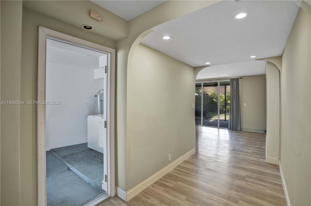 En Venta: $390,000 (3 camas, 2 baños, 2010 Pies cuadrados)