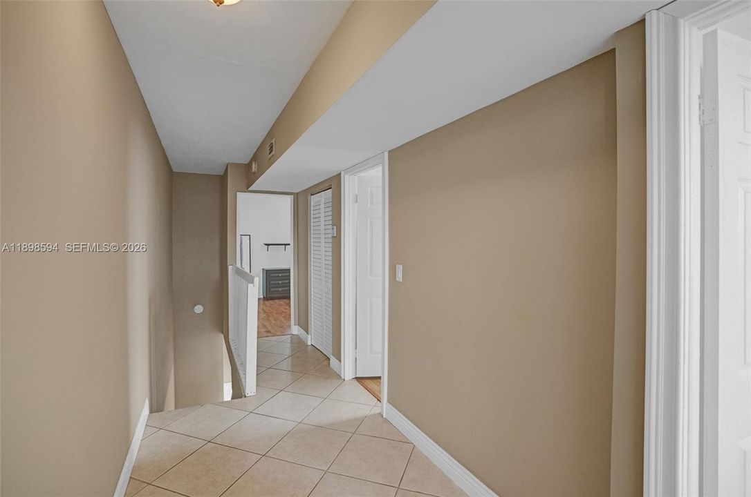 En Venta: $390,000 (3 camas, 2 baños, 2010 Pies cuadrados)