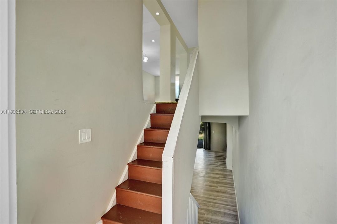 En Venta: $390,000 (3 camas, 2 baños, 2010 Pies cuadrados)