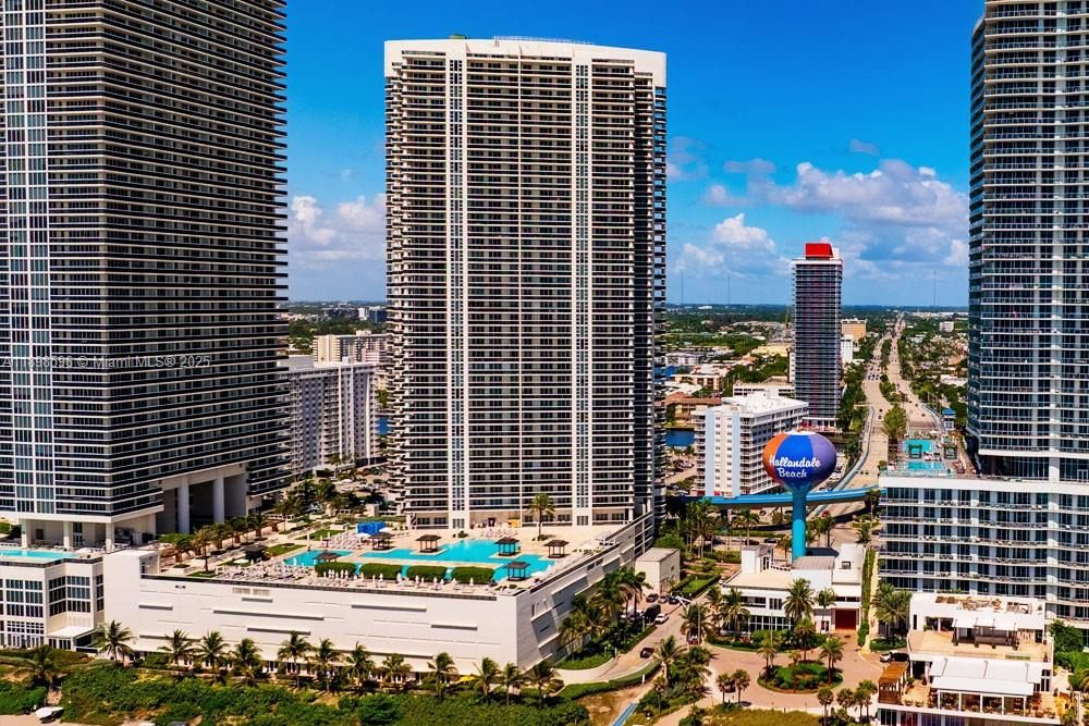 На продажу: $1,675,000 (3 спален, 3 ванн, 1841 Квадратных фут)